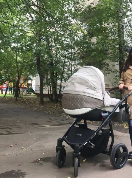 Продается детская коляска в отличном состоянии в Москве