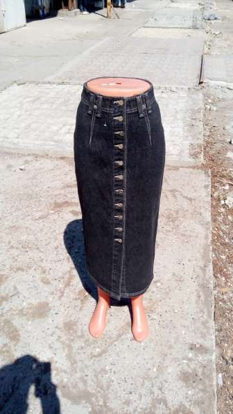 Новая джинсовая юбка на пуговицах серого цвета 26 размера в Пятигорске