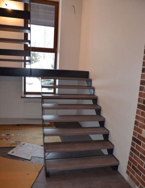 Облицовка лестниц деревом в Москве фото 6