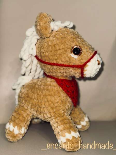 Вязаная лошадка