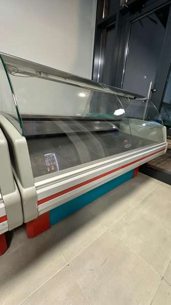 Витрина холодильная в Сочи