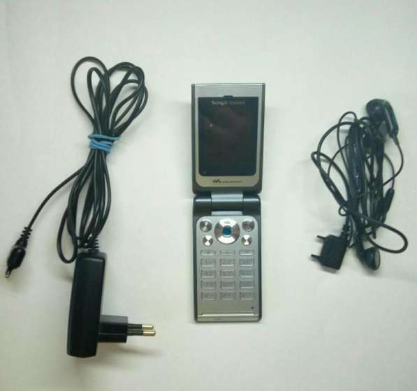 Sony Ericsson W380i (оригинал, комплект) в Москве