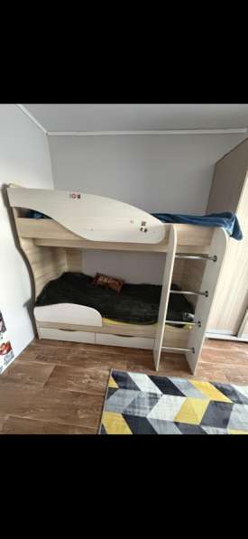 Двухъярусная кровать