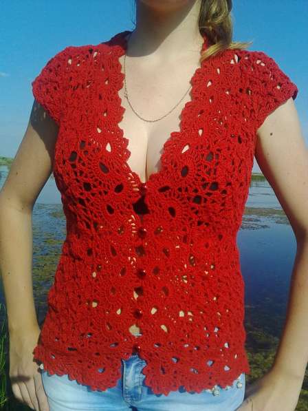 Красная вязаная блузка в фото 6