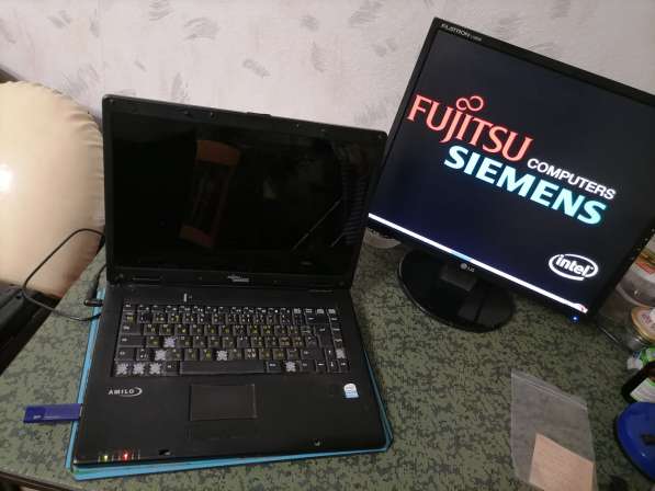 Ноутбук Fujitsu-Siemens AMILO Li 2727