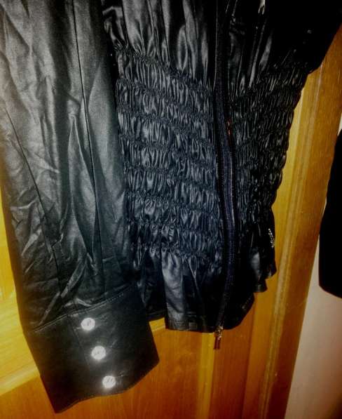Блузка чёрная плотно облегающая фигуру Новая Размер 48 в Москве фото 9