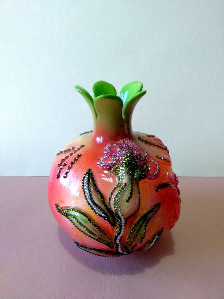 Керамическая ваза "Гранат", инкрустированная стразами в Краснодаре