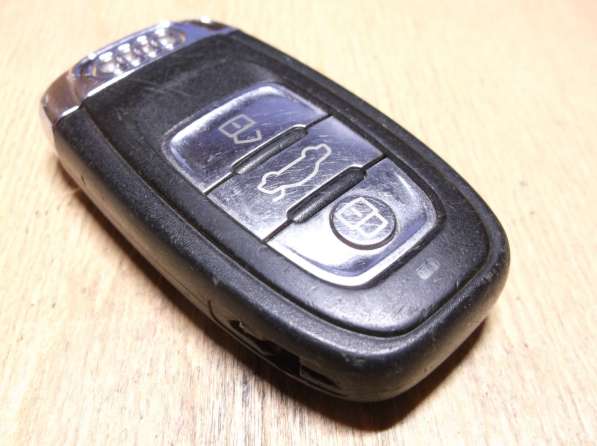 8T0 959 754 D Чип ключ Audi 3 кнопки 868MHz