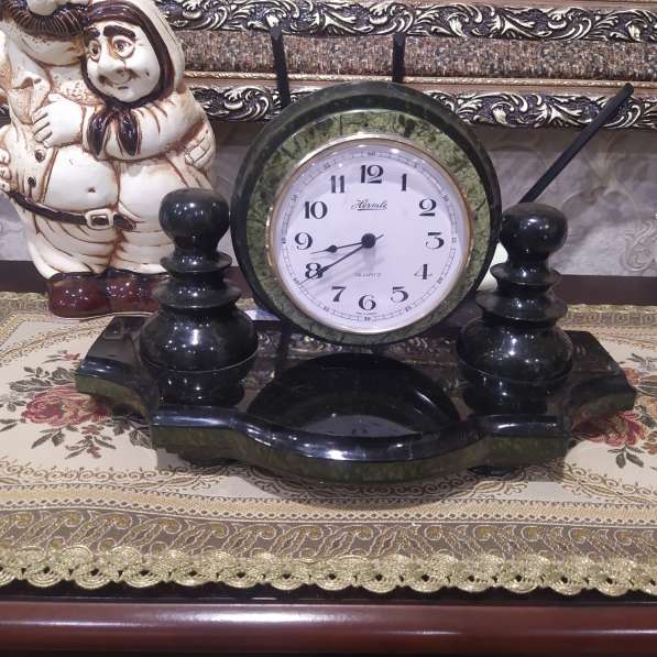 Продам Винтажные Часы, из натурального Уральского камня в фото 3