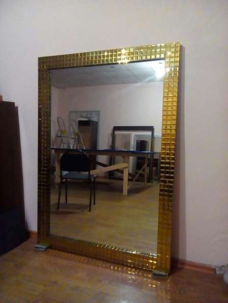РАСПРОДАЖА!!! Зеркало в багетной рамке из мозаики