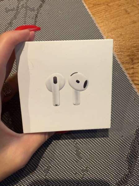 Наушники беспровоодные AirPods 4 без шумоподавления