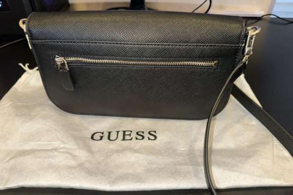 Сумка женская Guess в Москве