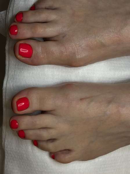 Маникюр & педикюр в Москве