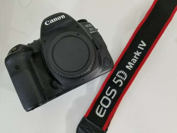 Цифровая зеркальная камера Canon EOS 5D Mark IV 30.4MP в фото 7