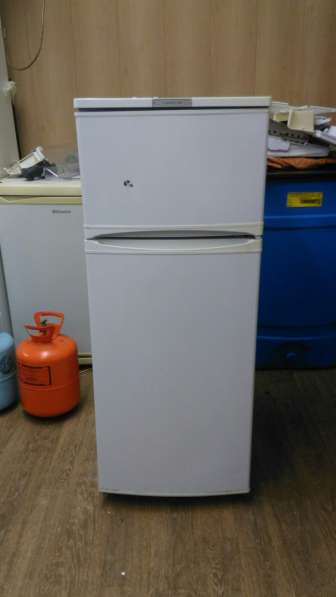 Холодильники б/у продам в Екатеринбурге