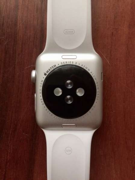 Apple Watch 3 42 мм в Москве