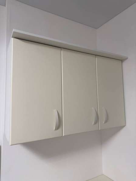 Мебель, стол письменный и навесной шкаф в Москве фото 3