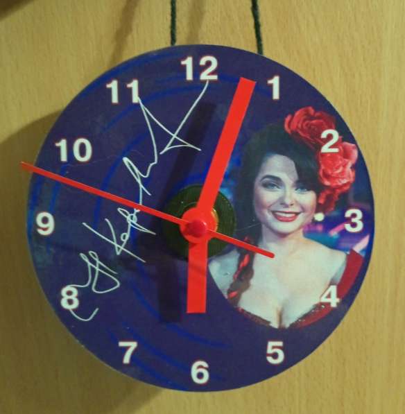 Изготовление сувенирных часов на заказ в Москве фото 12