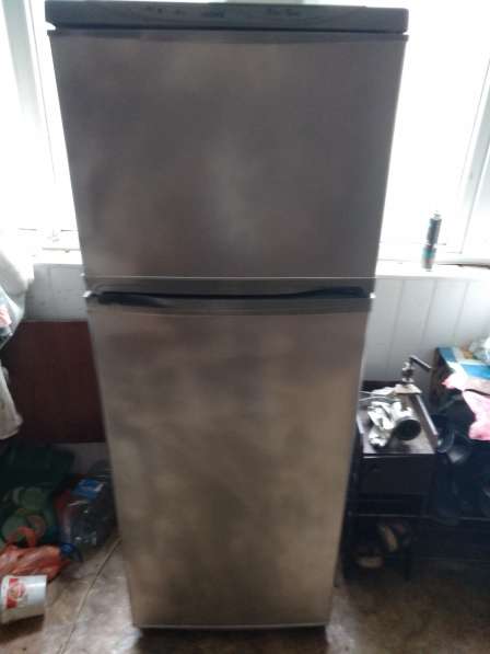 Продам холодильник луганск