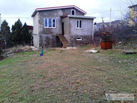 Продам дом в Новороссийске. Есть канализация, газ, водопровод.