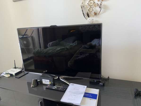 Телевизор Samsung со Смарт тв и 3D очками