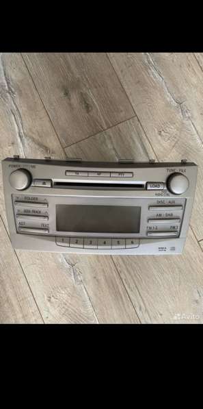 Продам штатную магнитолу на камри 40
