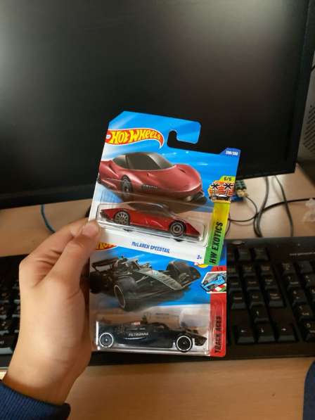 Машинки хот вилс могу обменятся если надо в Москве