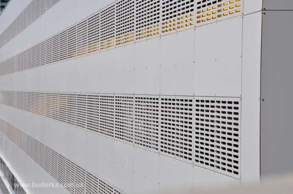 Перфорированные панели HPL для фасадов и интерьеров, КМ1 в Москве