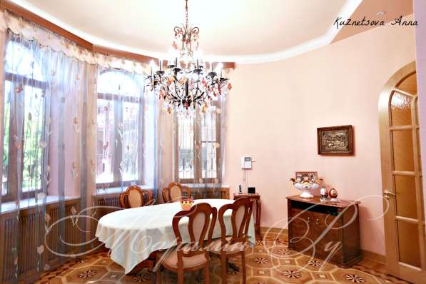 Продам дом в Ростов-на-Дону.Жилая площадь 280 кв.м.