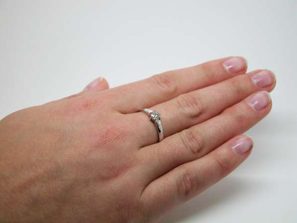 Золотое кольцо с бриллиантом 0.38 карат в Москве