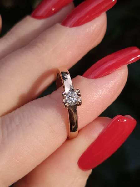 Золотое кольцо с бриллиантом в Саках фото 4