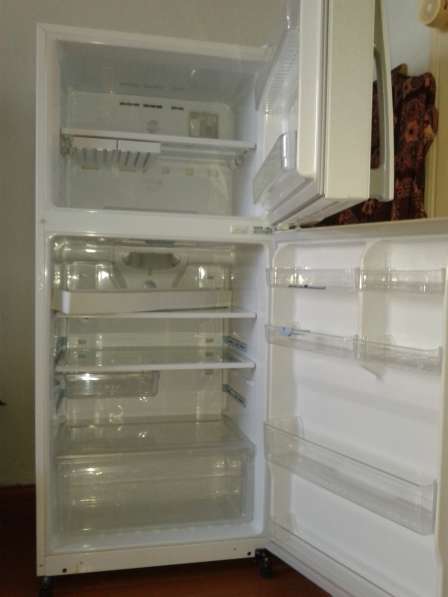 Продам корейский холодильник Daewoo