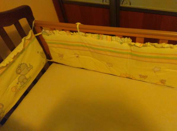 Детская кроватка-качалка в хорошем состоянии. Имеется матрас в Керчи фото 4