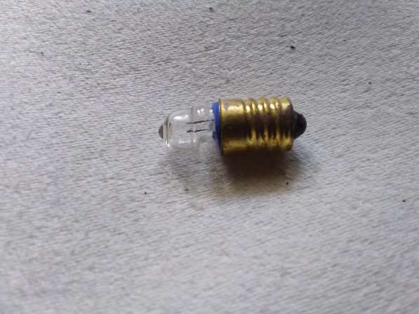 Лампочка фонаря гирлянды микроскопа 2.2V 0.25A новая в Москве