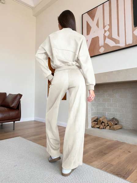 ЗАМШЕВЫЙ КОСТЮМ ЖЕНСКИЙ в Казани фото 3