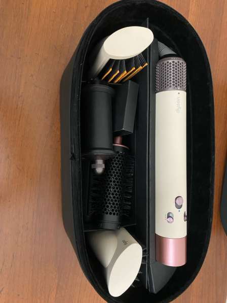 Фен Dyson в Москве