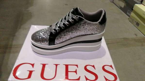 GUESS Сникеры на танкетке в Москве фото 3