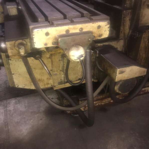 Горизонтально-фрезерный станок 6Р83 в Москве фото 9