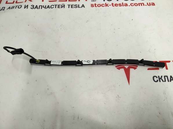З/ч Тесла. Подсветка карты двери передней левой Tesla model в Москве фото 4