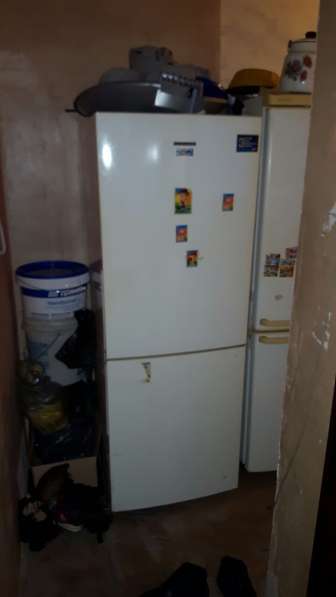Холодильник белого цвета