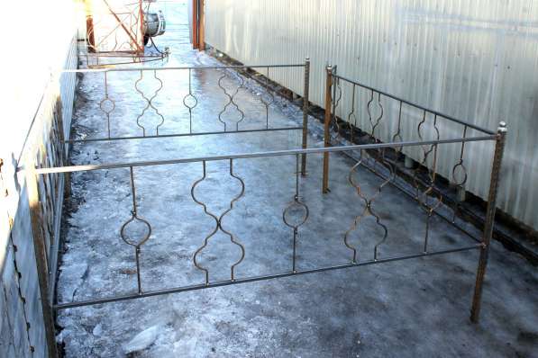 Оградка ритуальная на кладбище с полимерным покрытием в Барнауле