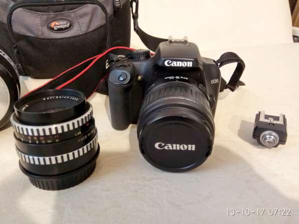 Продам зеркальный фотоаппарат CANON EOS 1000D kit + комплект в Евпатории