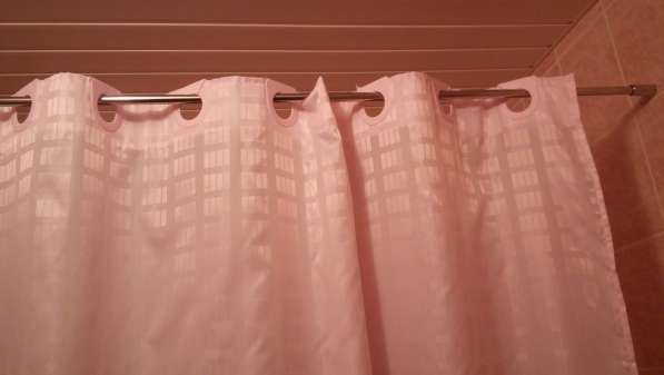 Изготовление прямых карнизов для шторы в ванную комнату в Краснодаре