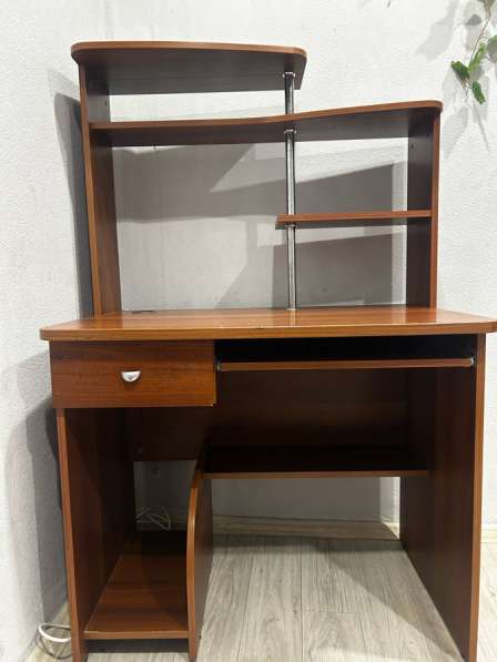 Стол компьютерный