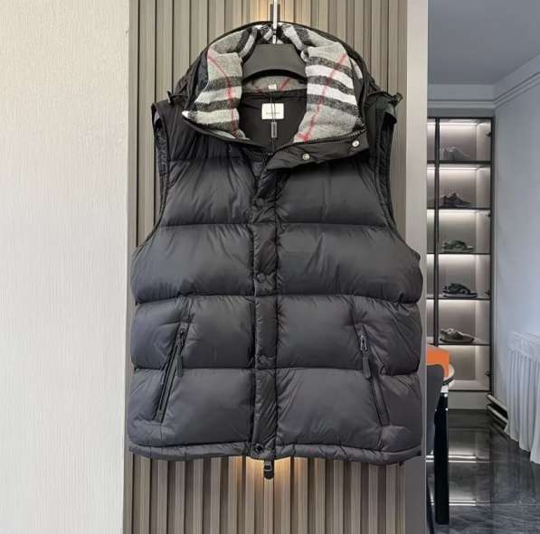 Пуховик Burberry в фото 3