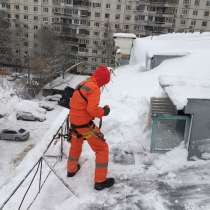 Уборка снега с крыш, в Ижевске