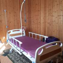 Кровать для лежачих больных с противопролежневым матрасом, в Ейске