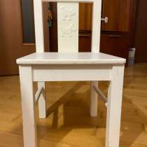 Продам стол с двумя стульчиками, в Москве