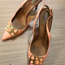 Продам босоножки, натуральные лакированные, в Сургуте