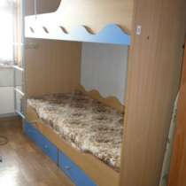 деревянную двухярусную кровать, в Кемерове